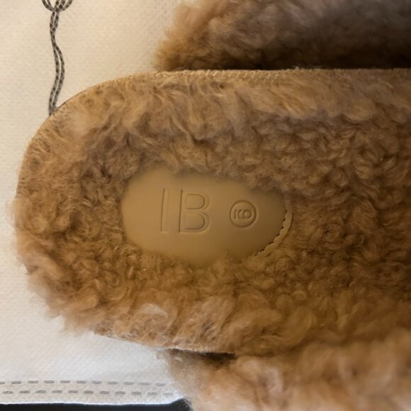 Womens INTENTIONALLY BLANK Sz 9 Tan Fuzzy Slide Mules Slippers - Picture 3 of 11